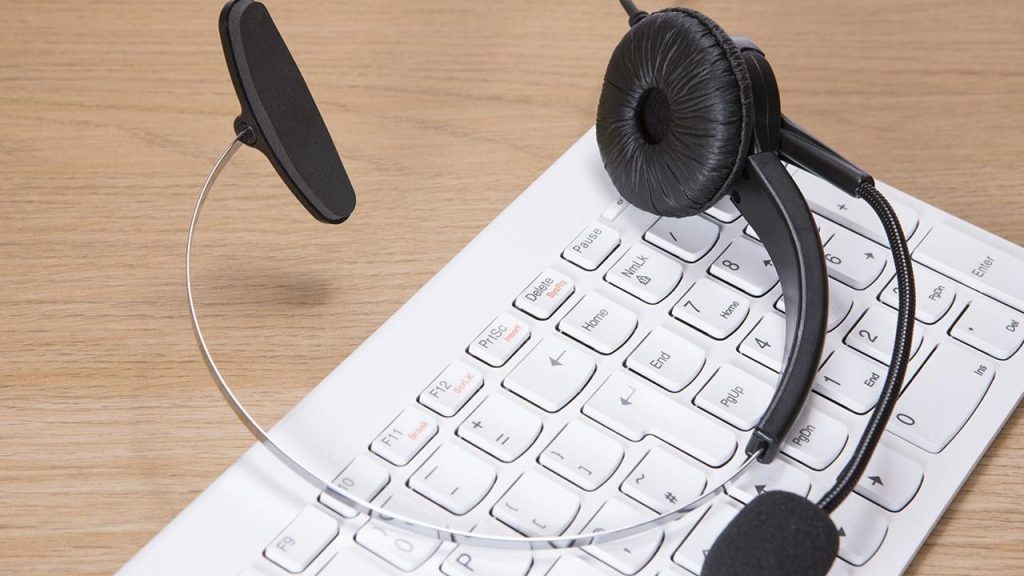 AI VoiceWriter smart dictation and AI writing assistant review